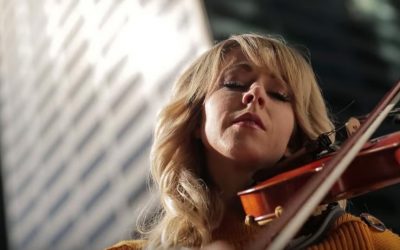 Watch: Lindsey Stirling Releases Heartwarming Christmas Video Dedicated to Hurricane Harvey Relief Efforts